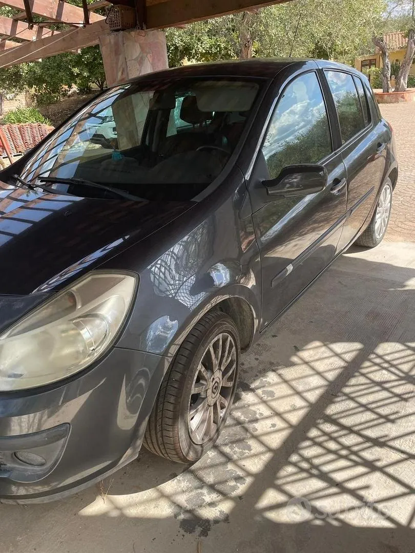 Renault Clio 2008 photo 2