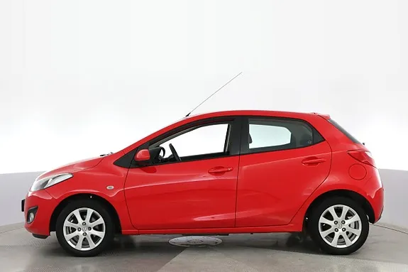 Mazda 2 2011 photo 2