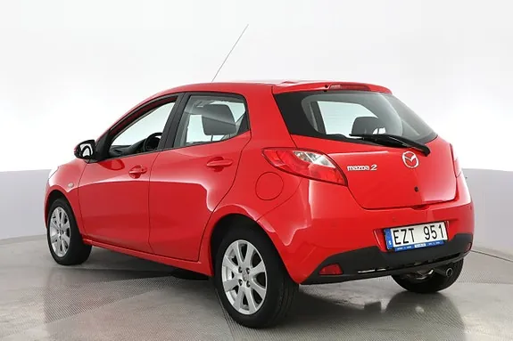 Mazda 2 2011 photo 3