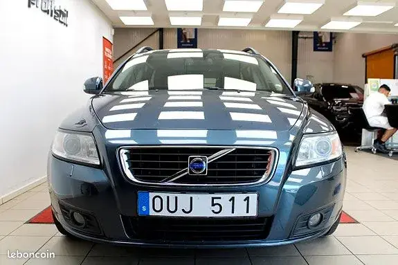 Volvo V50 2011 photo 2