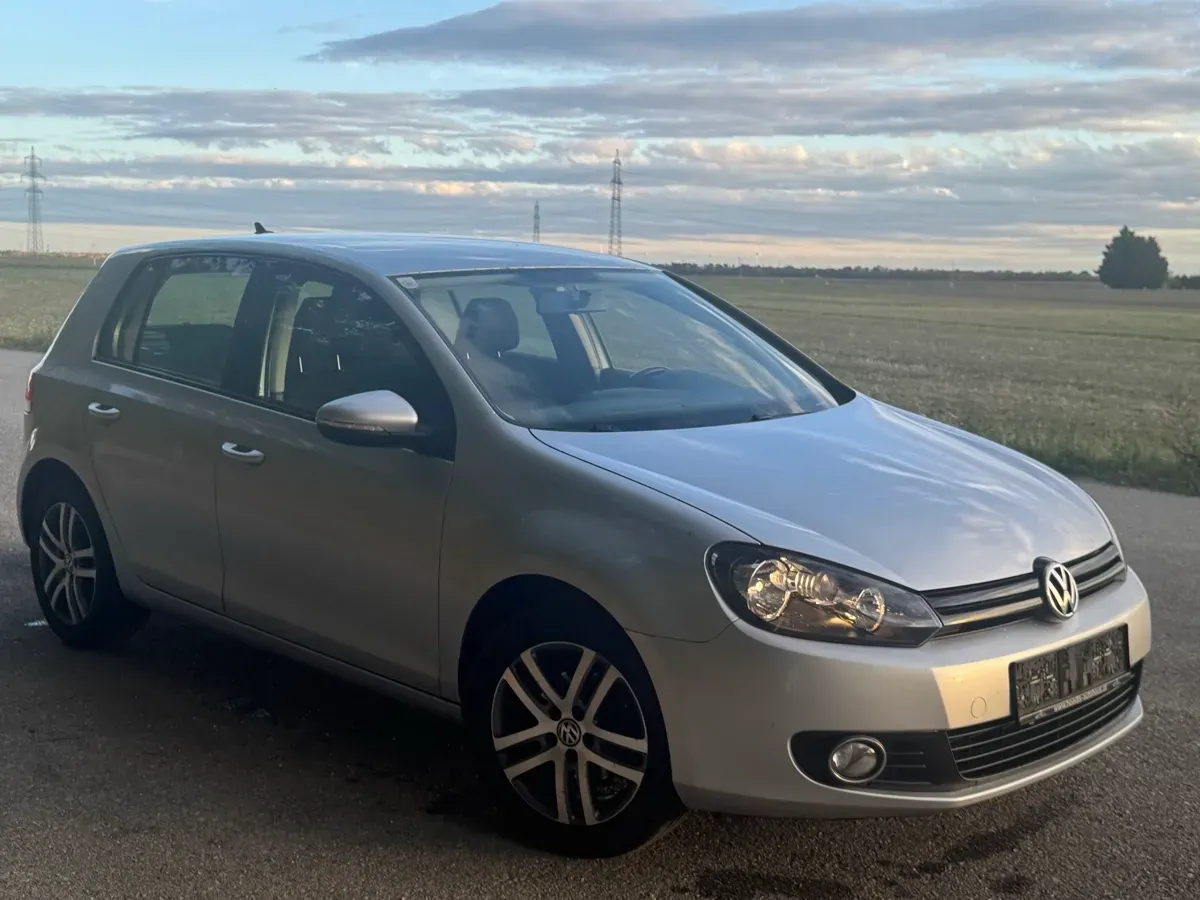 Volkswagen Golf 2010 photo 3