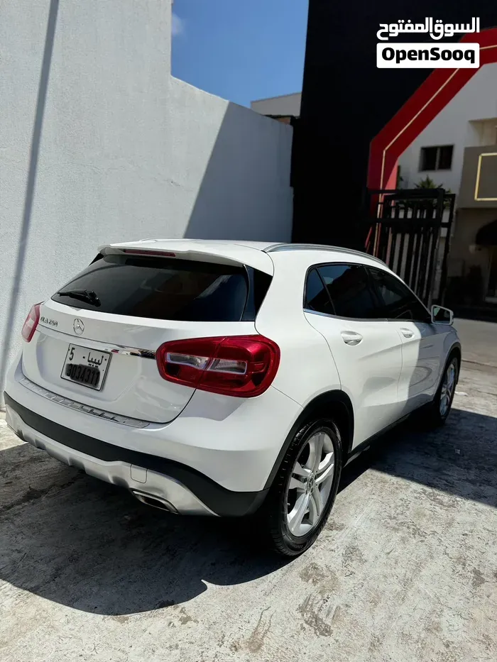 Mercedes-Benz Gla250 2019 photo 2