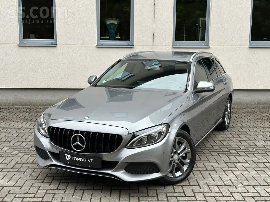 Mercedes-Benz C300 2016 photo 3