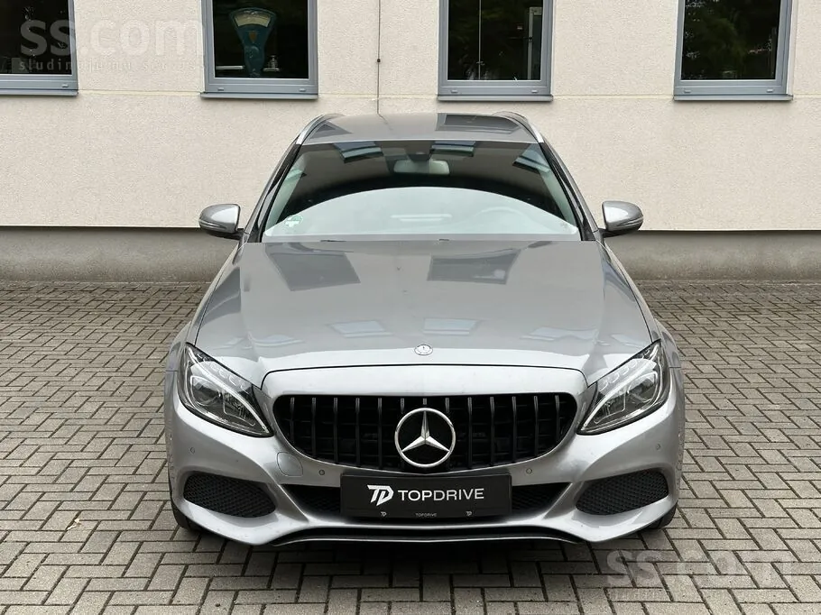 Mercedes-Benz C300 2016 photo 2