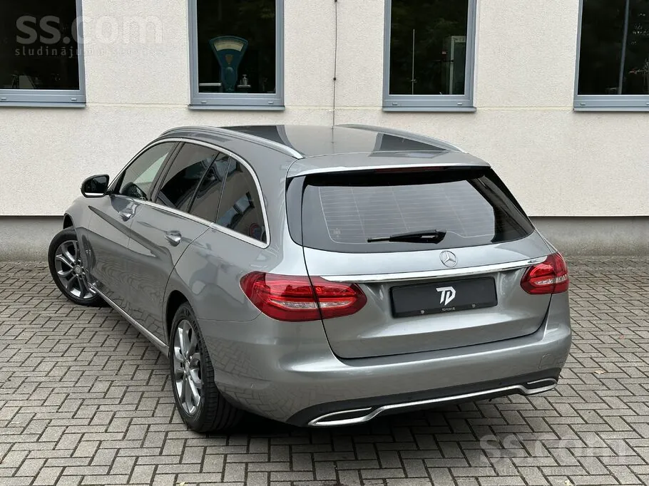 Mercedes-Benz C300 2016 photo 4