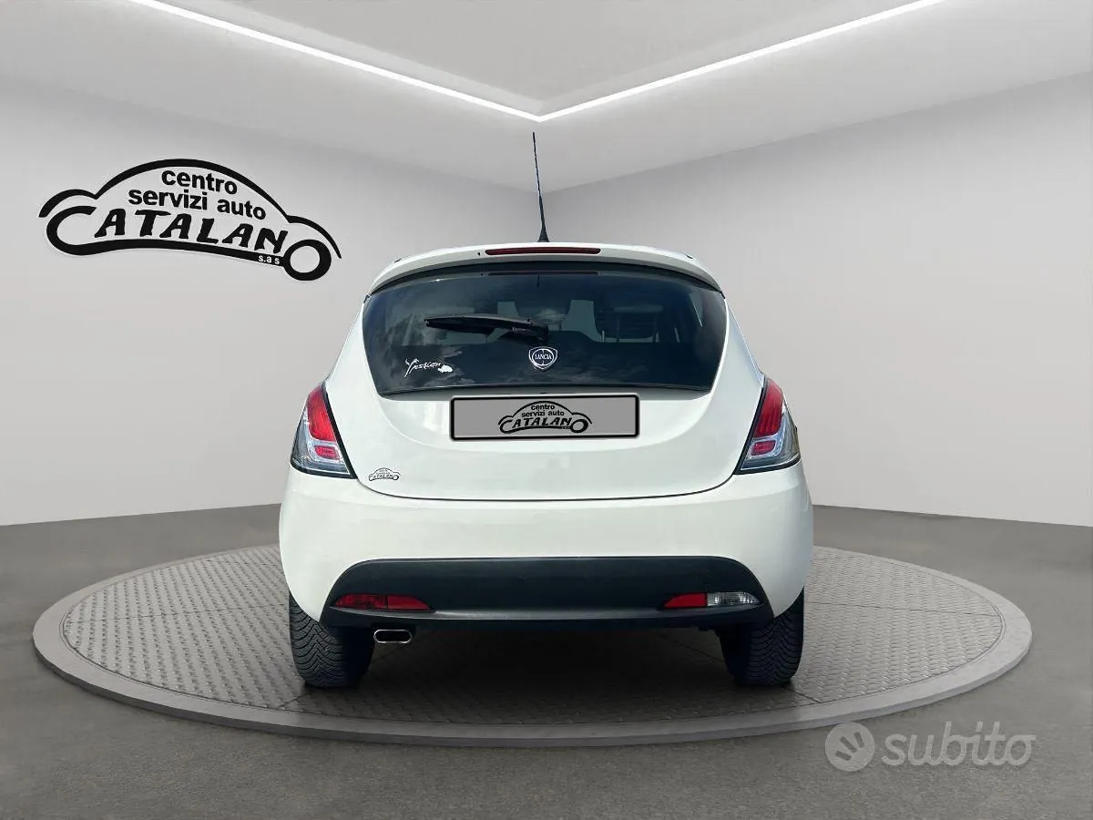 Lancia Ypsilon 2015 photo 4