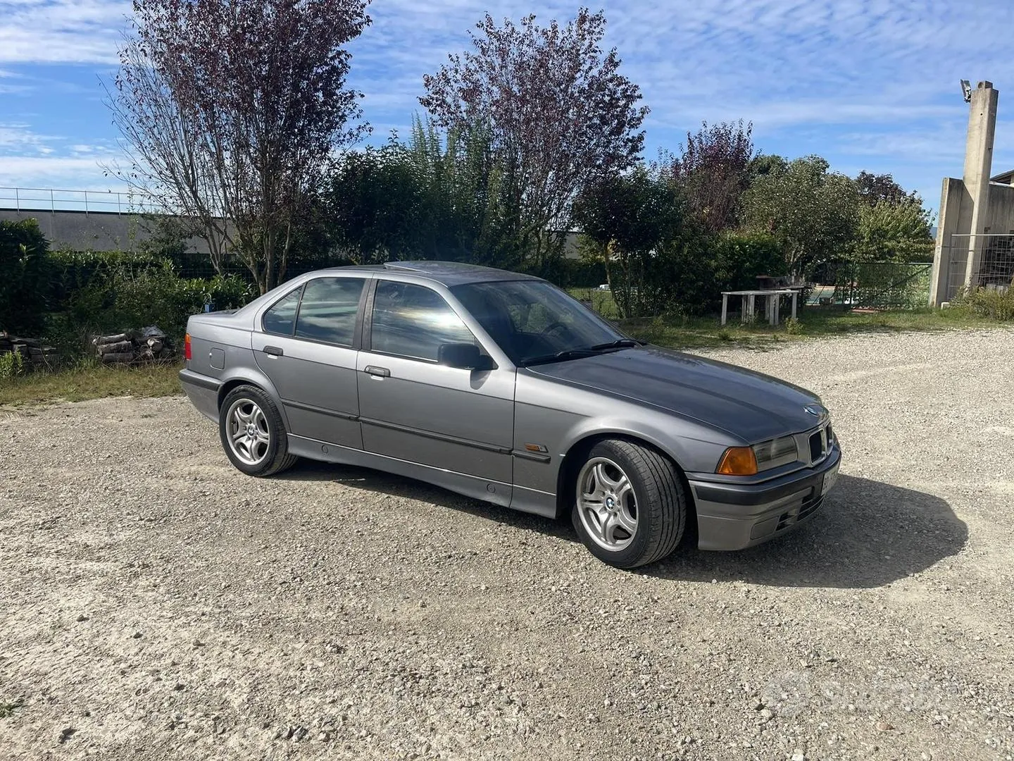 BMW 318I 1992 photo 3