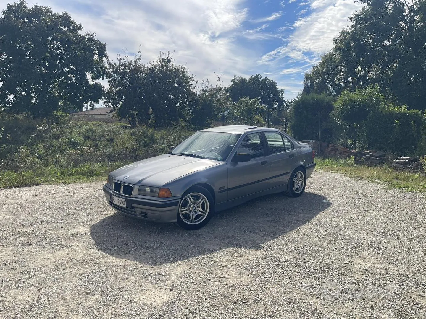 BMW 318I