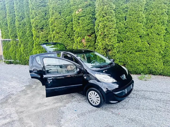 Peugeot 107 2006 photo 3