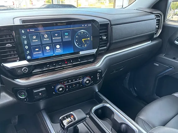 Chevrolet Silverado 1500 2025 photo 3