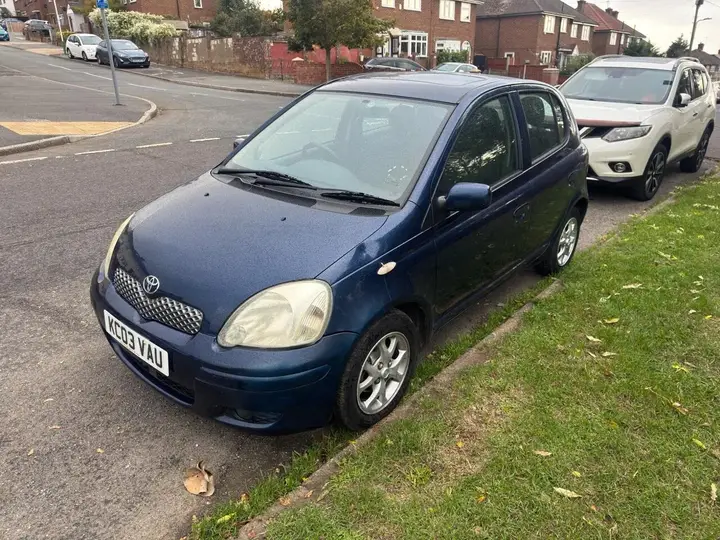 Toyota Yaris 2003 photo 3