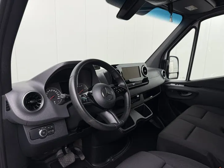Mercedes-Benz Sprinter 2024 photo 3