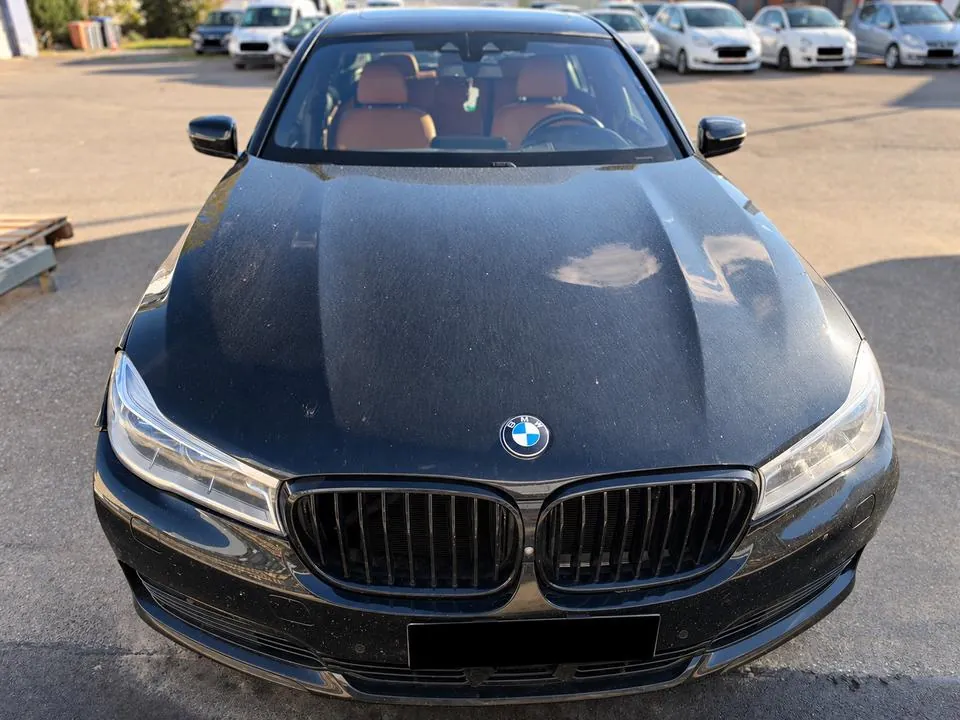BMW 750I