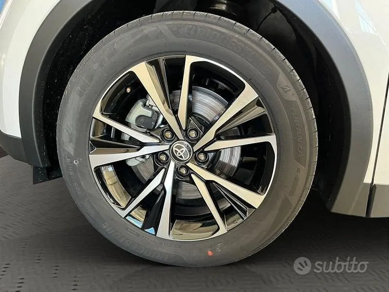 Toyota C-Hr 2025 photo 4