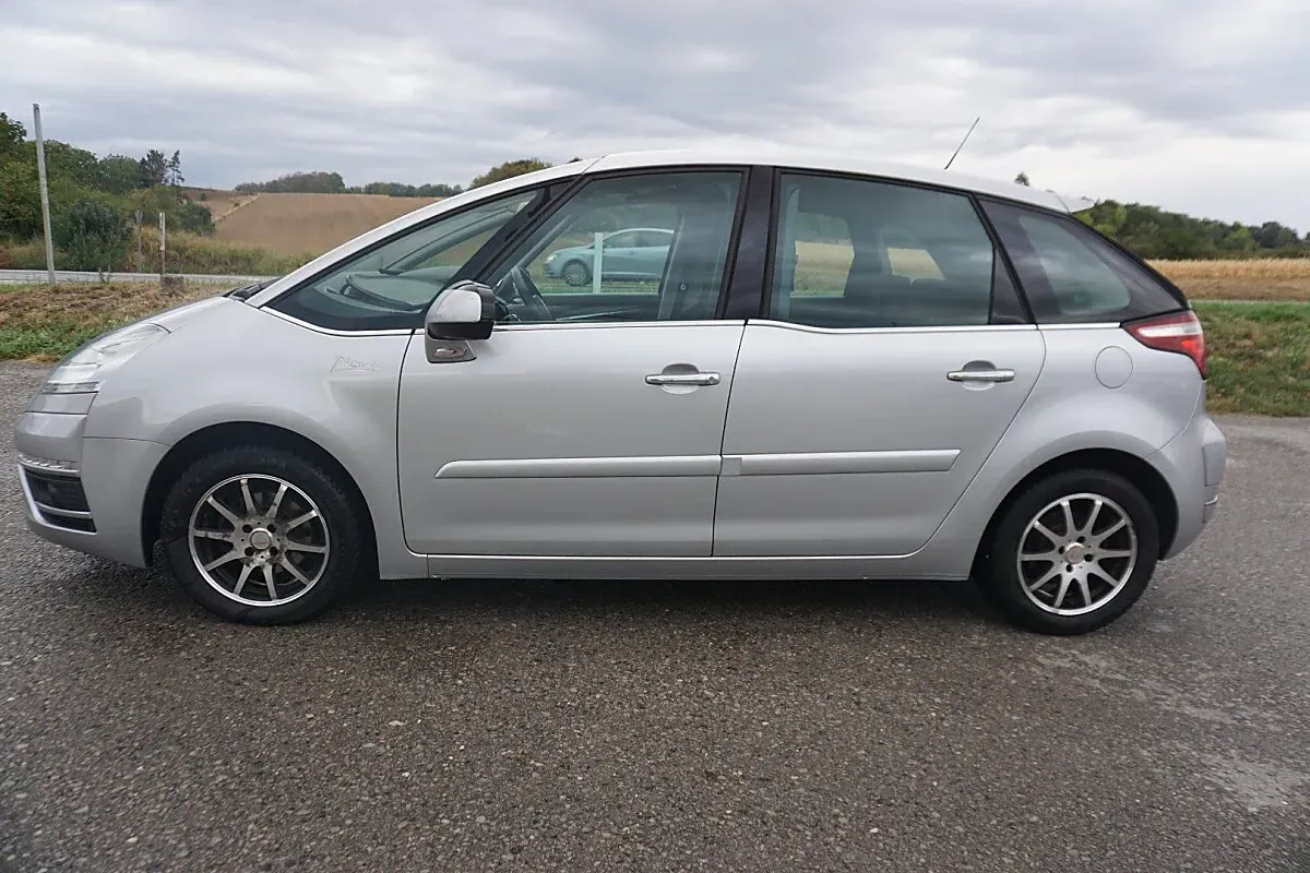 Citroen C4 Picasso 2011 photo 3