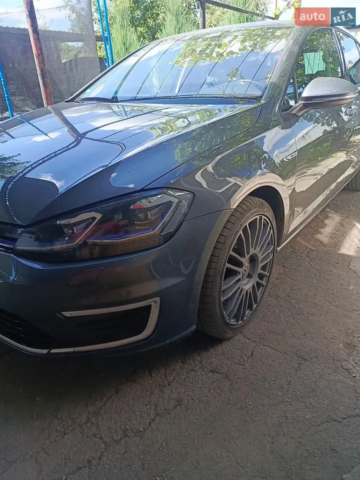 Volkswagen E-Golf 2018 photo 3