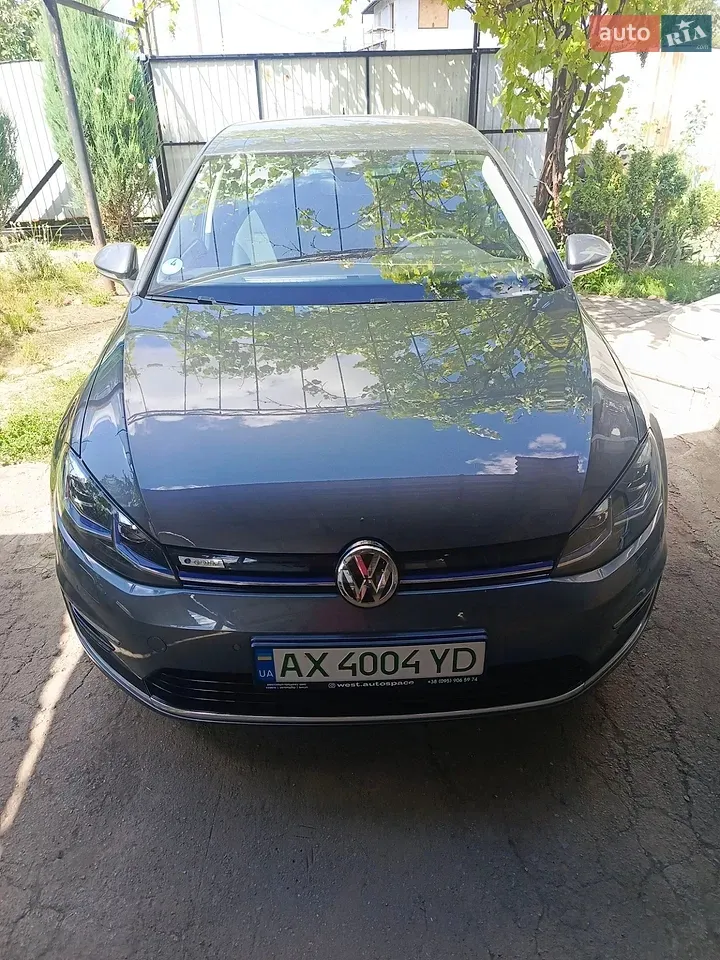 Volkswagen E-Golf 2018 photo 2