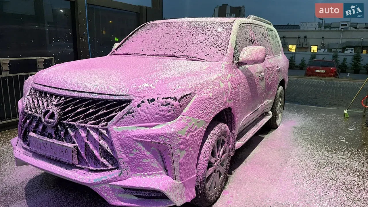 Lexus Lx 2010 photo 2