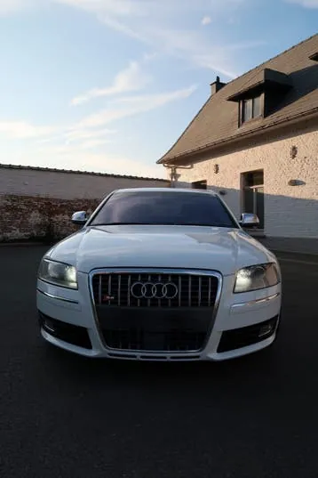 Audi S8