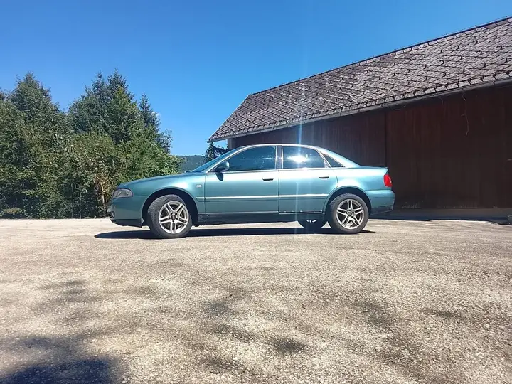 Audi A4 1999 photo 3