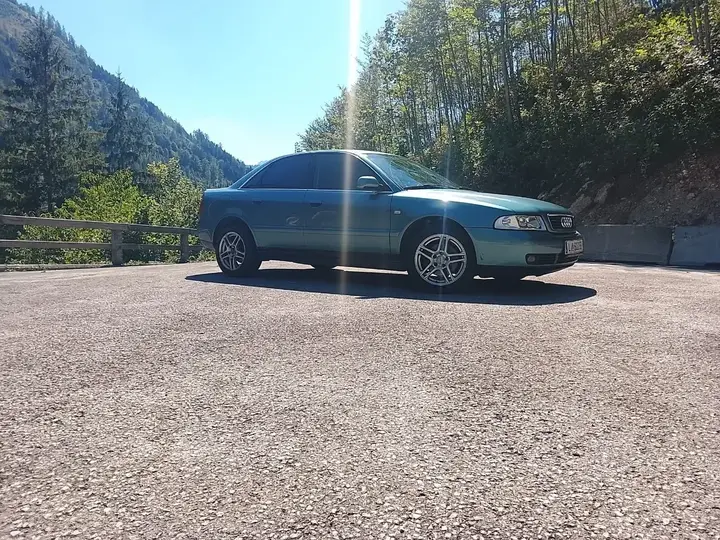 Audi A4 1999 photo 2