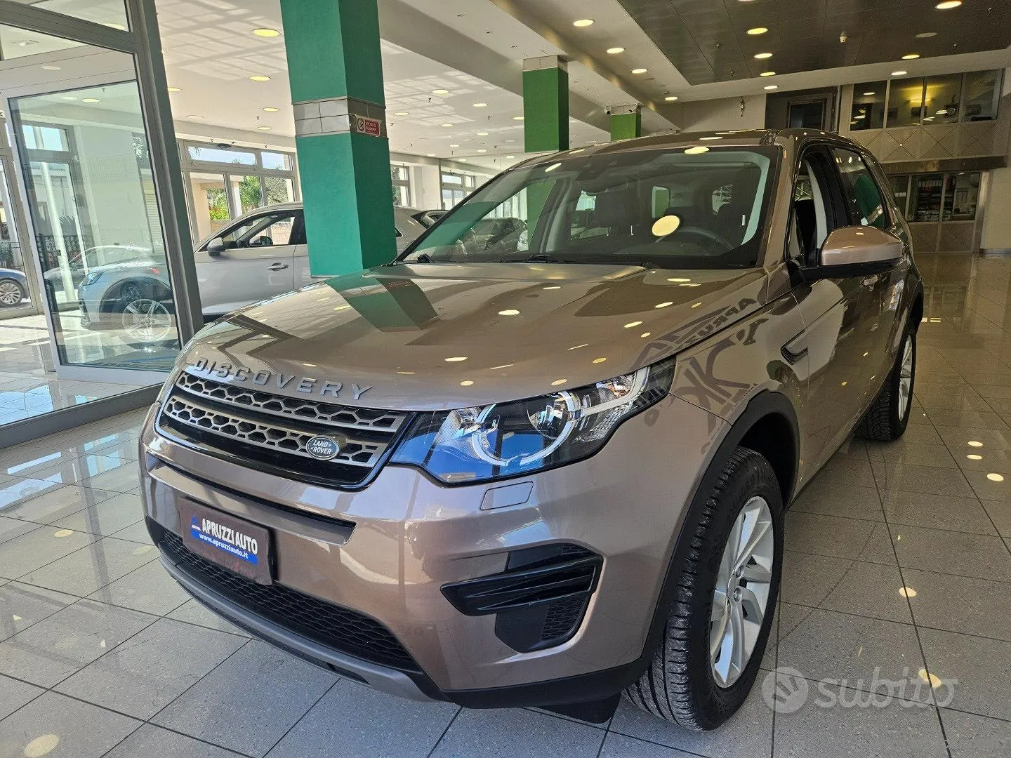 Land Rover Discovery Sport 2016 photo 3
