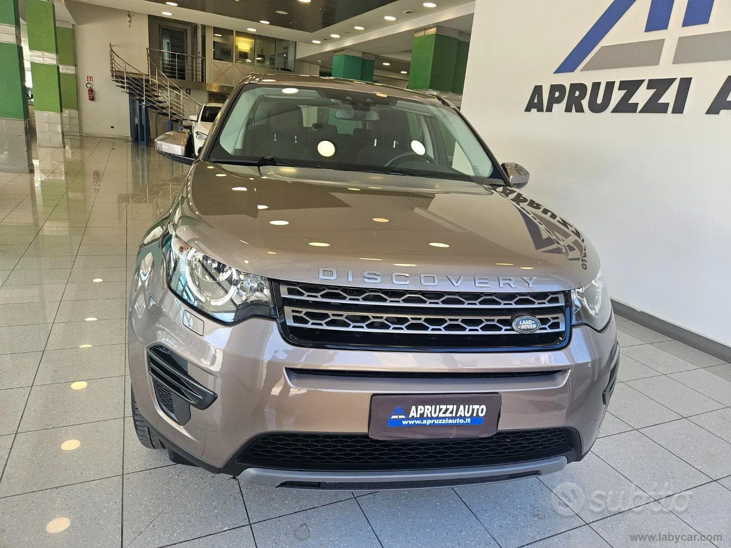 Land Rover Discovery Sport 2016 photo 2