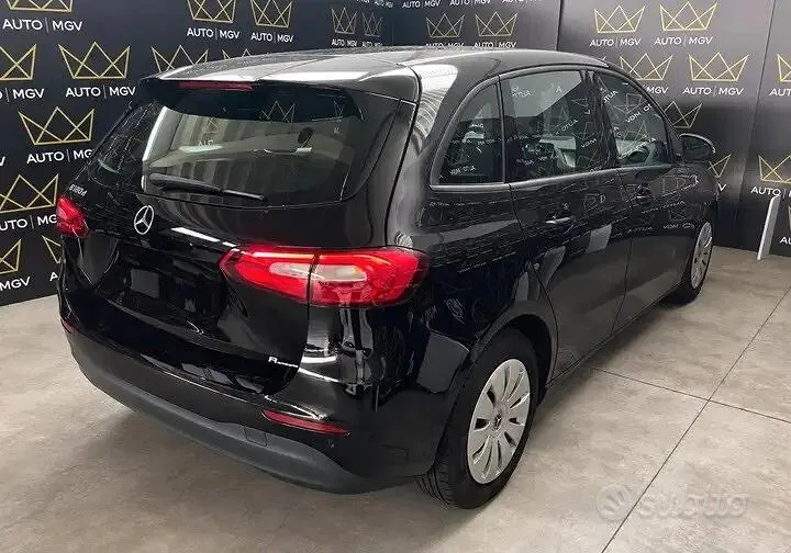 Mercedes-Benz B 180 D Executive 2022 photo 4