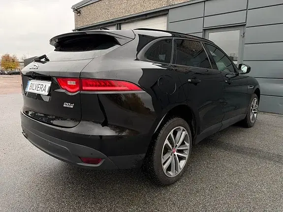 Jaguar F-Pace 2017 photo 4