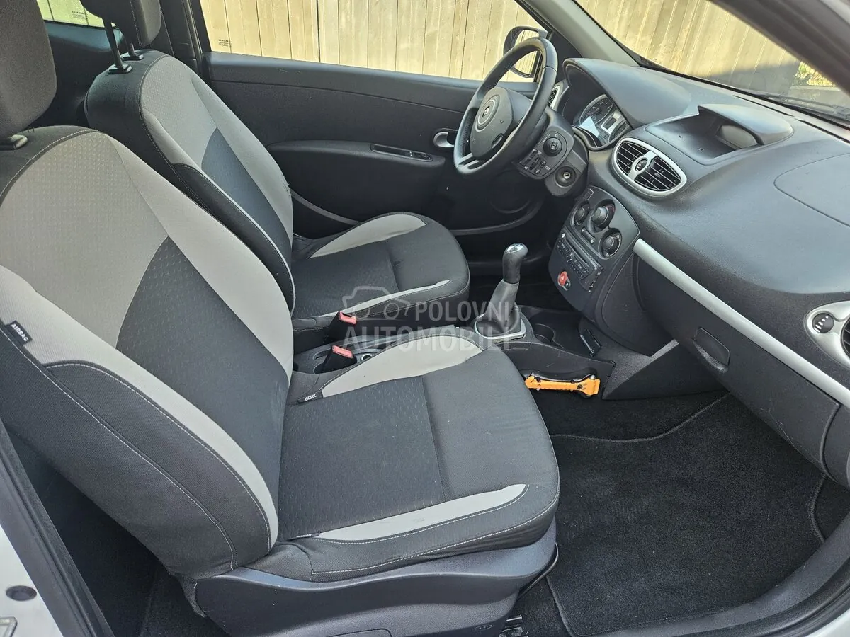 Renault Clio 2011 photo 5