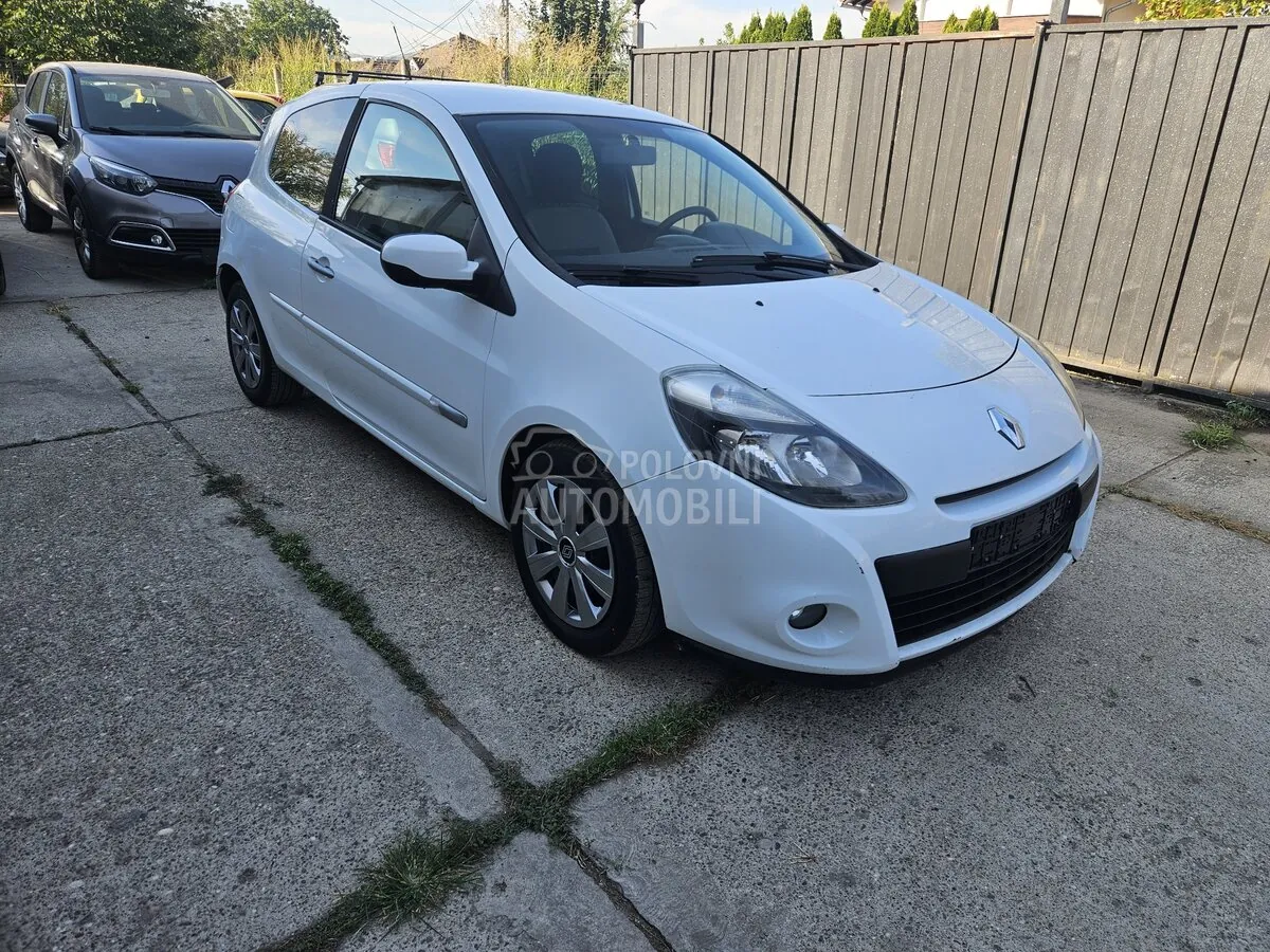 Renault Clio 2011 photo 2
