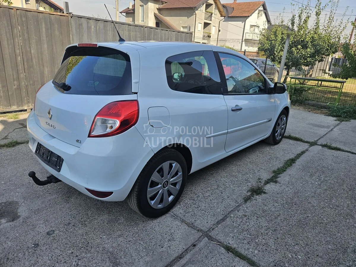 Renault Clio 2011 photo 3