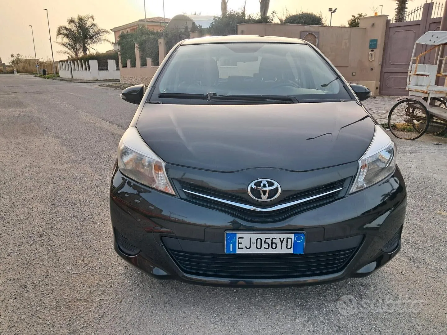 Toyota Yaris 2011 photo 2