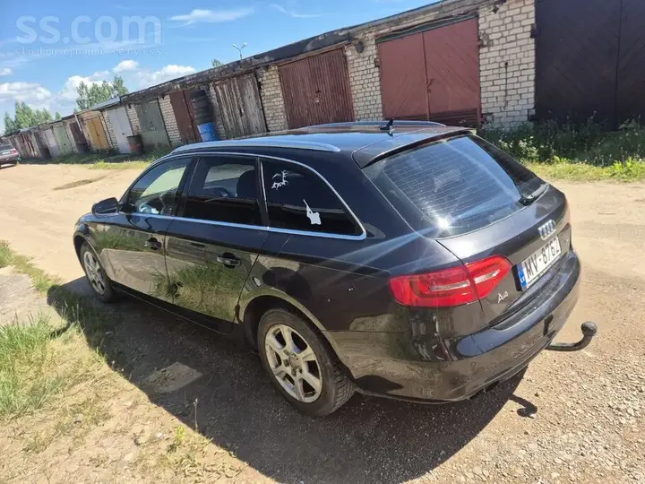 Audi A4 2013 photo 2