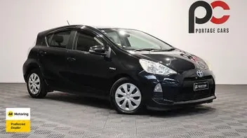 Toyota Aqua 2013 photo 2