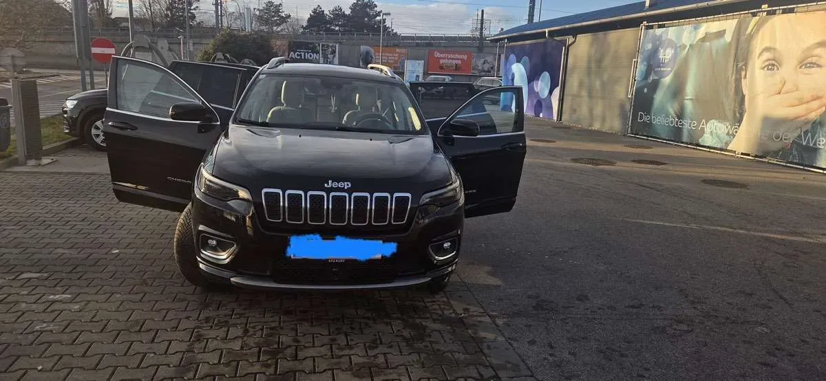Jeep Cherokee 2019 photo 2