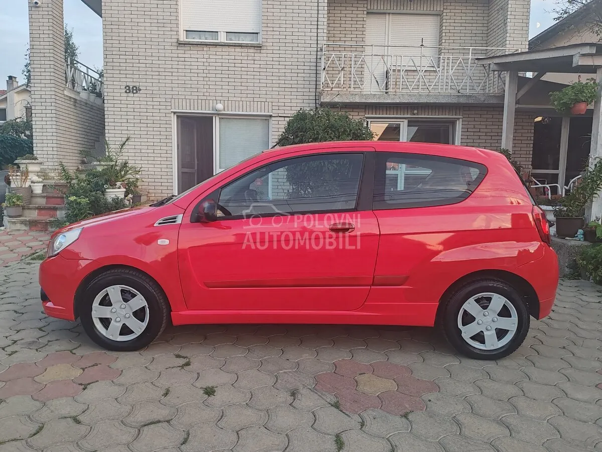 Chevrolet Aveo 2010 photo 2
