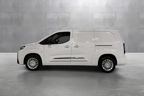 Toyota Proace City 2024 photo 2