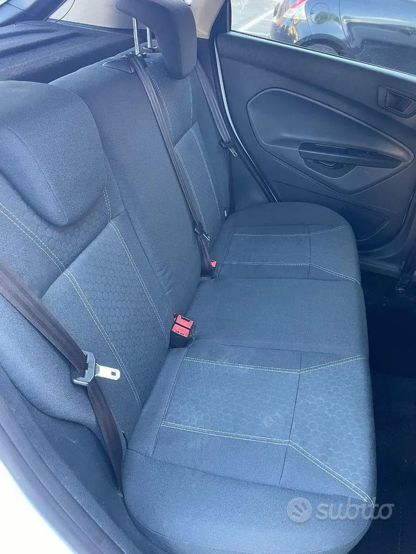 Ford Fiesta 2010 photo 5