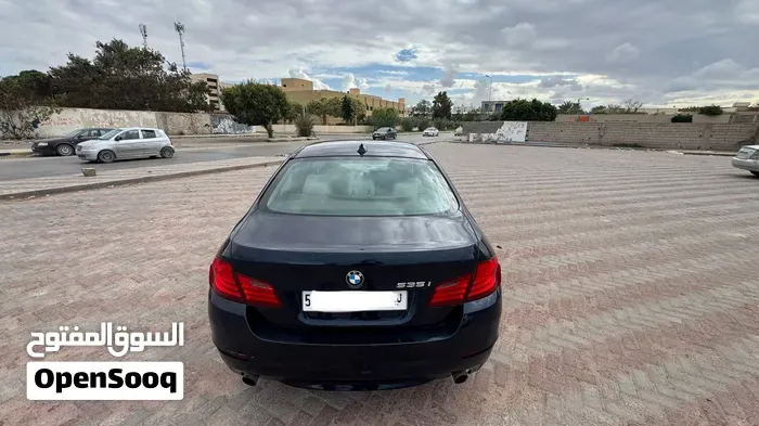 BMW 5 Series 2012 photo 2
