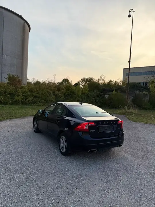 Volvo S60 2015 photo 2