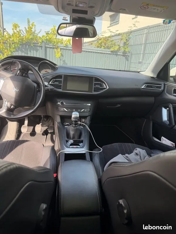 Peugeot 308 2014 photo 3