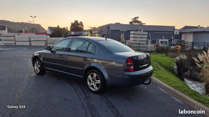 Skoda Superb 2008 photo 2