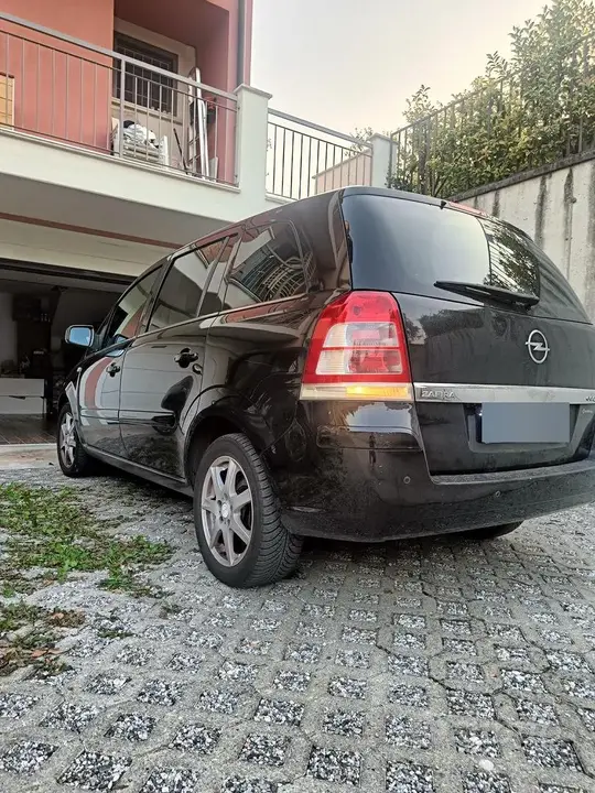 Opel Zafira 2011 photo 2