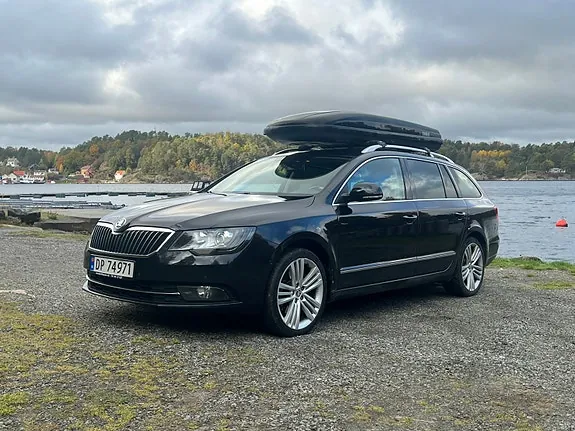 Skoda Superb 2014 photo 2
