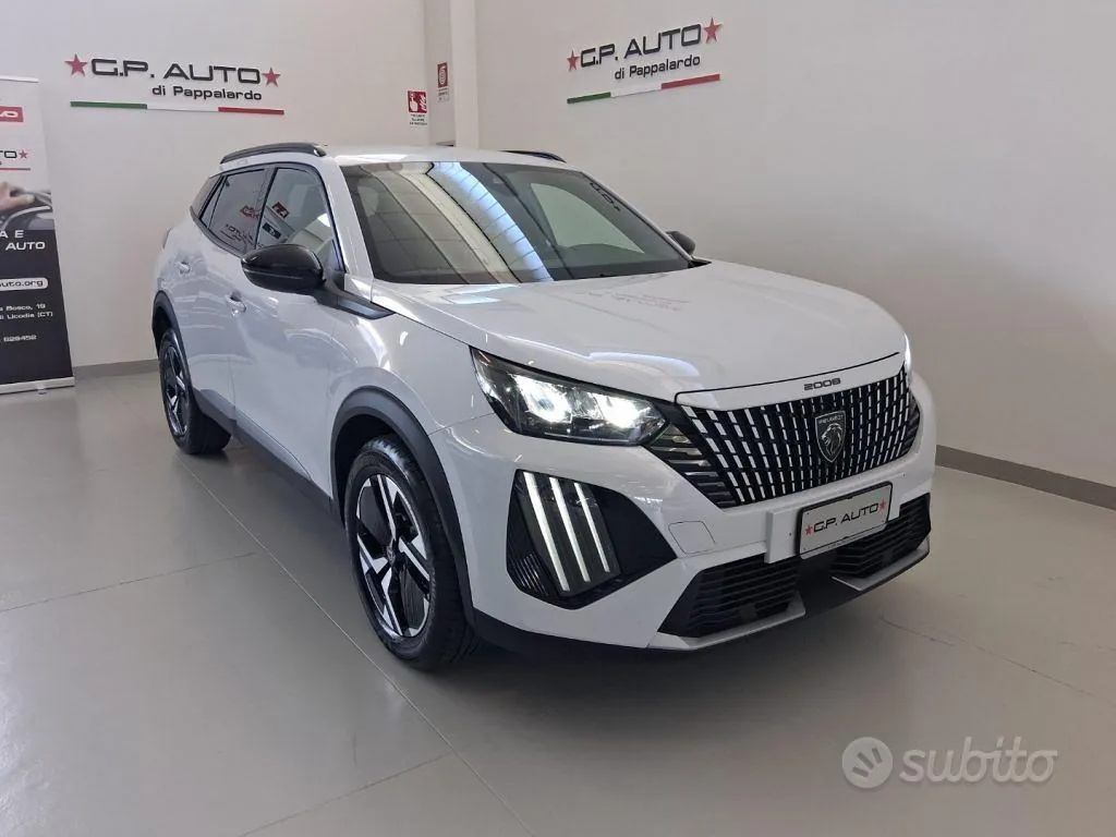 Peugeot 2008 2024 photo 3