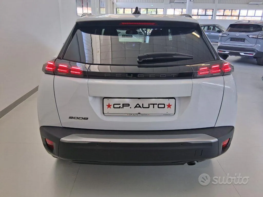 Peugeot 2008 2024 photo 5
