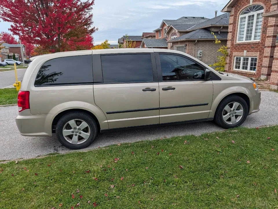 Dodge Grand Caravan 2016 photo 3