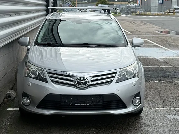 Toyota Avensis 2013 photo 3