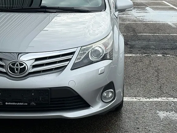 Toyota Avensis 2013 photo 4